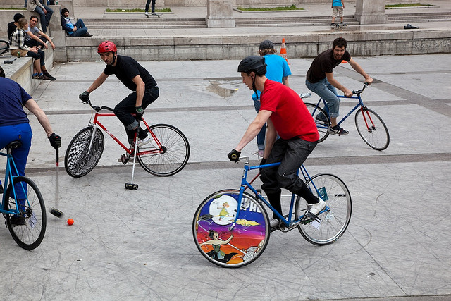 Match de polo en fixie à Paris