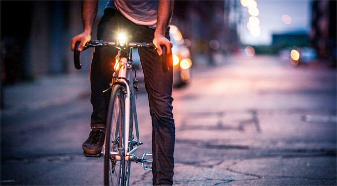 Smarthalo GPS mais aussi lampe avant pour vélo et fixie
